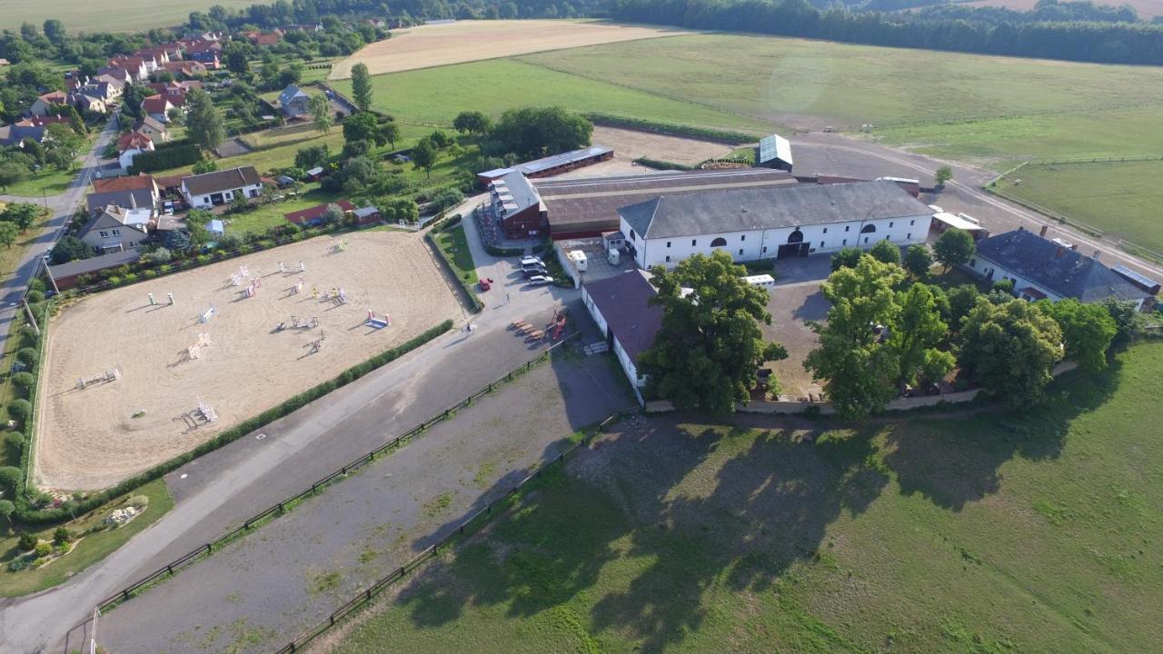 Penzion Jizdarna Sucha Litomyšl المظهر الخارجي الصورة
